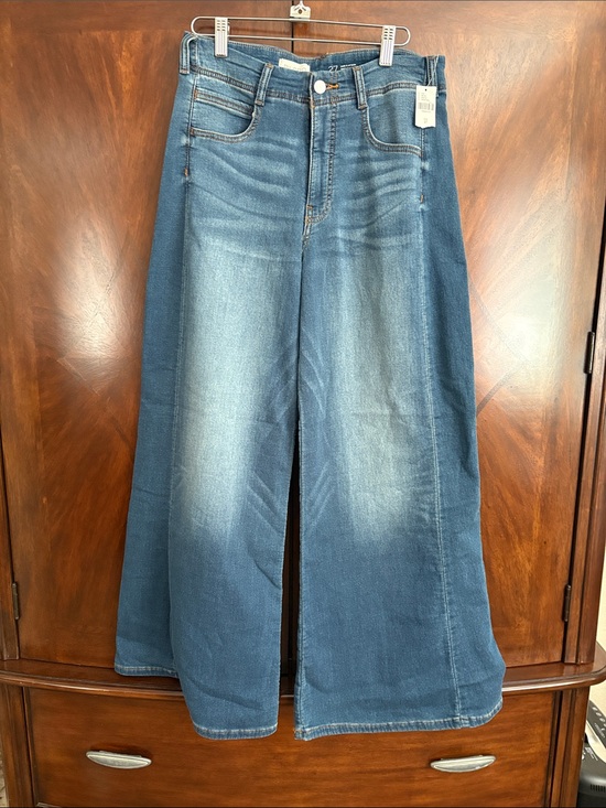 Pilcro Denim - Pilcro Wide-Leg Jeans in Medium Blue Wash
ADI Knit mid-rise flared jeans